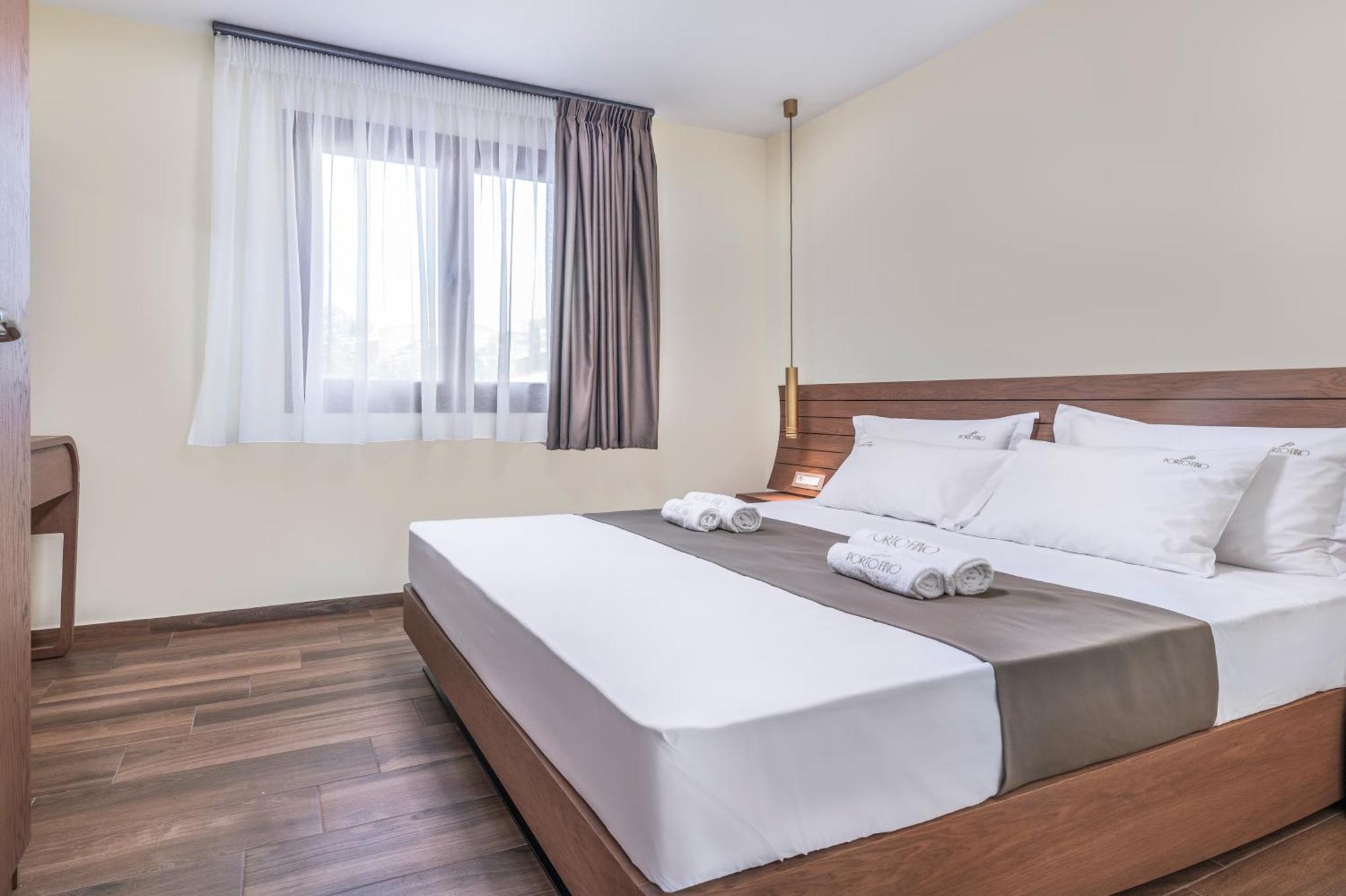 Porto Fino Apartment Asproválta Ngoại thất bức ảnh