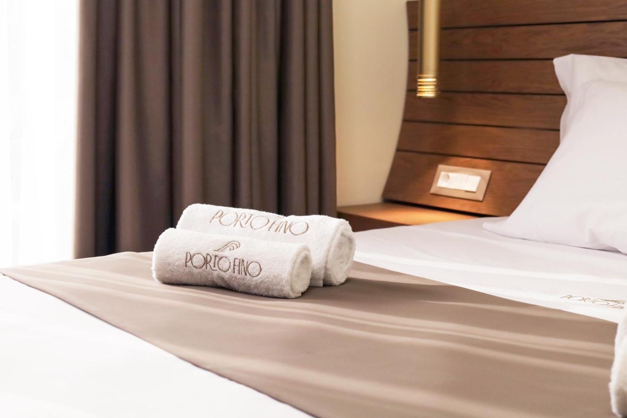 Porto Fino Apartment Asproválta Ngoại thất bức ảnh